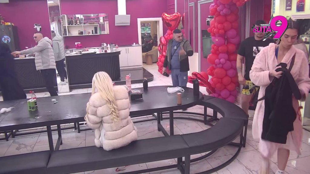 BESAN KAO RIS! Bebica ne se ponaša kao ranjena zver zbog zadatka Tedore i Đukića, ne prestaje da drami! (VIDEO)