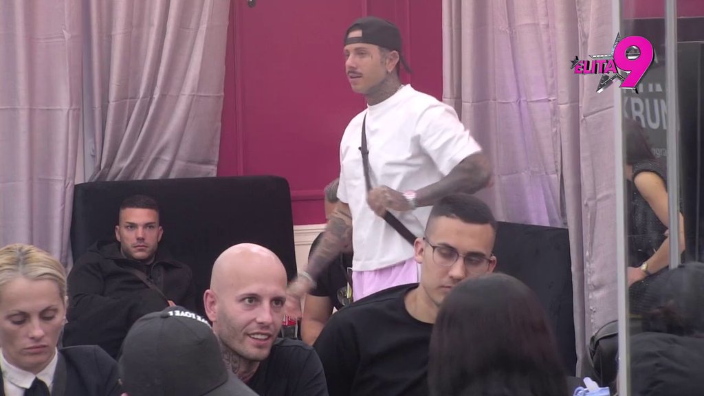 Mnogo me je blam ovog kokošinjca: Đukić ponovo poručio devojkama da neće vezu, Sara to prihvatila, Vanja dala svoj sud (VIDEO)