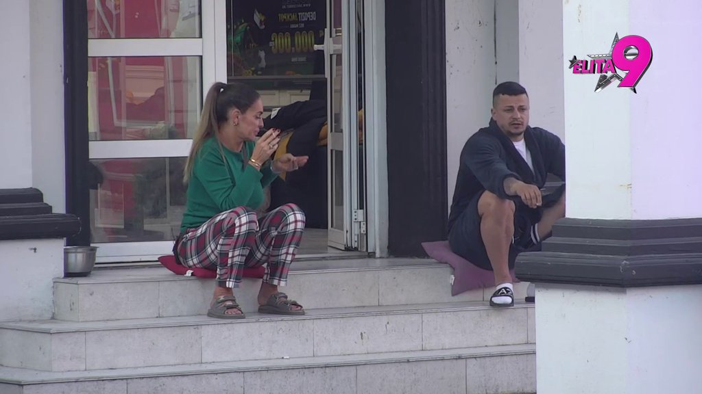 Skrštenih ruku će gledati njen sunovrat: Terza saznao kako mu Sofija danima nabija rogove sa OVIM učesnikom (VIDEO)