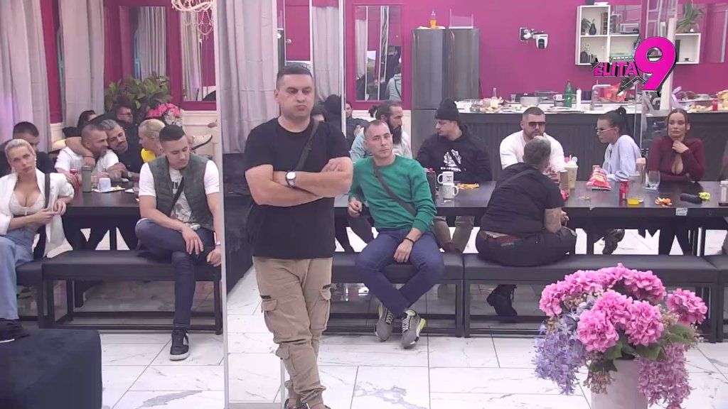 I dalje se nada pomirenju: Bebica spreman da proguta sva poniženja i oprosti Teodori prevaru, ona ga oduvala! (VIDEO)