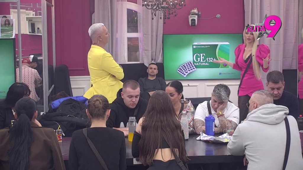 Haos za stolom! Đukić se ponovo ogradio od Teodore, Terza skočio na njega: Rekao si mi da ćeš... (VIDEO)