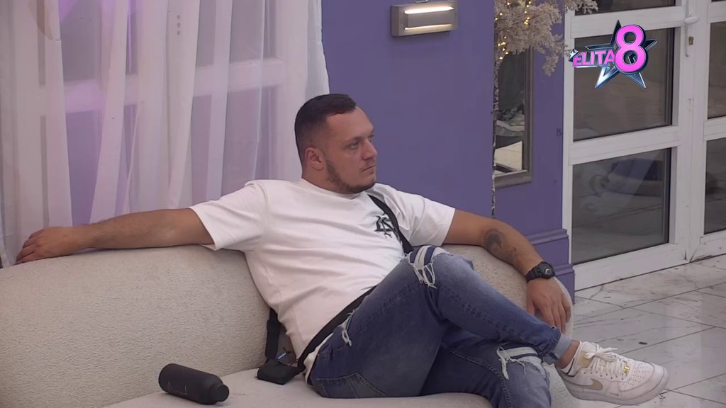 Da se nastavilo negde drugo bi odvelo: Anđela pogrejala sumnje da je bila zaljubljena u Karića, on dolio ulje na vatru: Poludela je kad je saznala da imam devojku! (VIDEO)