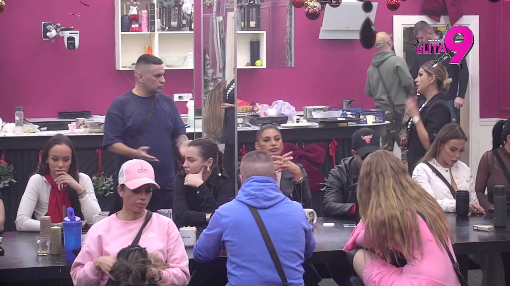 On je najveći ološ, a od njih se ne zna koja je veća dr*lja: Bebica sve frustracije istresao na Filipa, pa kanaljenjem Aneli i Maje unakazio samo Teodoru! (VIDEO)