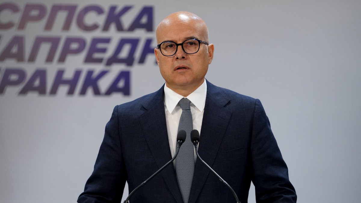 HEROJSKI DOČEK U FUTOGU KAKAV SE NE PAMTI! Vučević pozdravio hrabre pešake, pa poručio: Srbija se ne predaje!