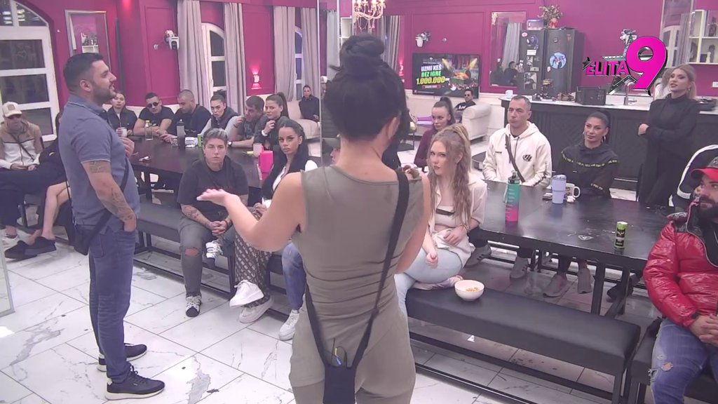 Sve vreme se pravda: Stanija saznala da se Asmin raspituje o njoj, sumnja da je ušao u vezu sa Majom da bi video da li ga voli, on pokušao da se opere od svega (VIDEO)