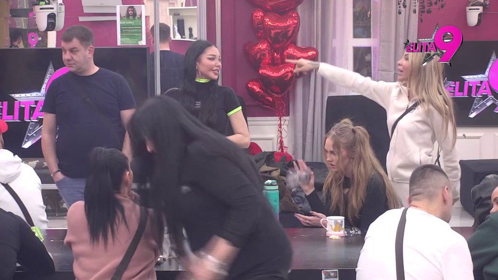 Ivan želi da postane gospodar prstenova! Aneli shvatila da je pokradena, pa napravila HAOS, u sve umešana i Maja! (VIDEO)