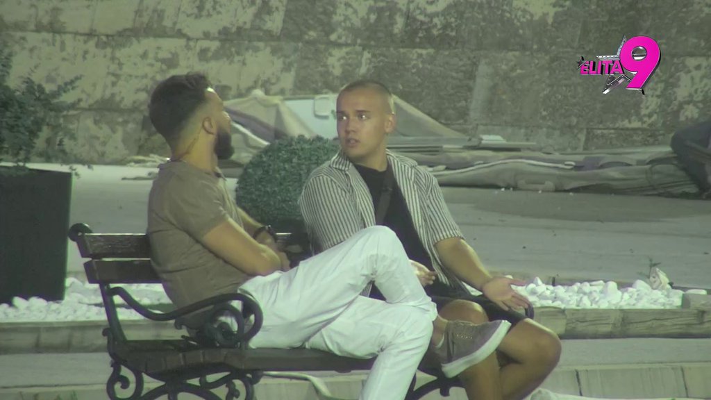Da li je Miloš Biković poznati glumac sa kojim je Maja imala aferu? Isplivali su šok detalji, a nekada je kačila njegove fotke iz KREVETA i javno pričala da je luda za njim (FOTO)