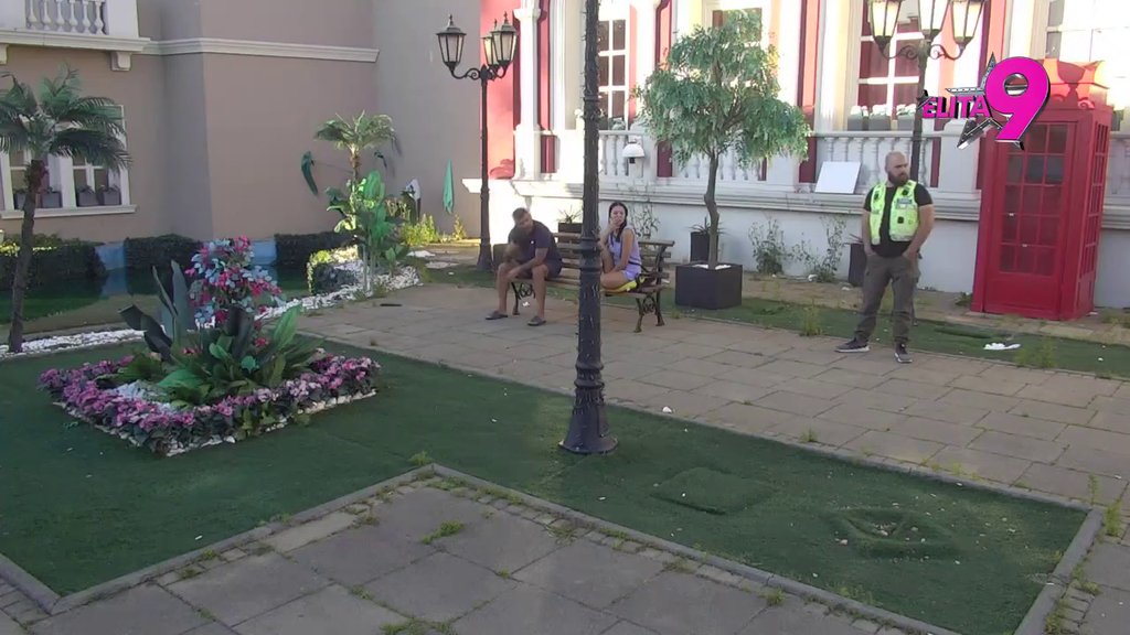 TRIDESET GODINA IMAŠ, NEMAŠ NIKAKAV CILJ, BLAMU JEDAN: Asmin počastio Maju novom turom uvreda! (VIDEO)