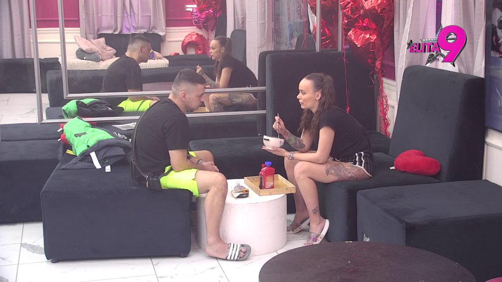 Samo u ovom prostoru sam sa tobom, da smo napolju... Teodora ne prestaje da šikanira Bebicu, provalila njegov plan da ispadne žrtva! (VIDEO)