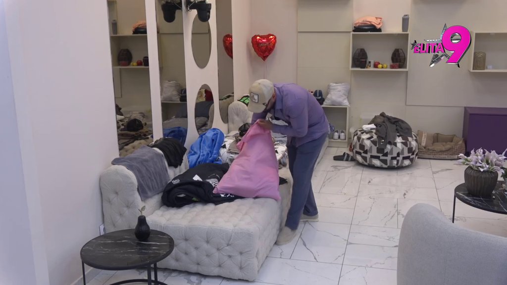 IZGORELA OD LJUBOMORE! Žestoka svađa Aneli i Luke trese Odabrane, Anita zakuvala čorbu (VIDEO)