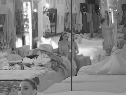 Ni Filip, ni Luka, ni Anđelo... Anita šokirala cimere, misterioznoj osobi poslala pozdrav iz Elite! (VIDEO)