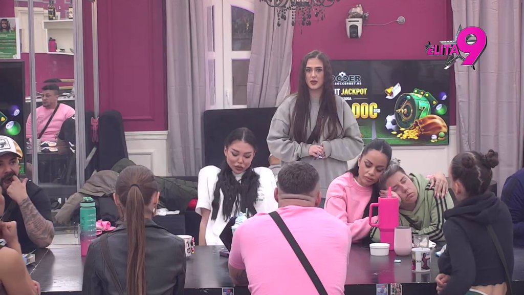 Nastavljamo druženje posle rijalitija: Jovana pevačica se posprdala sa Majom i obesmislila njen crveni karton! (VIDEO)