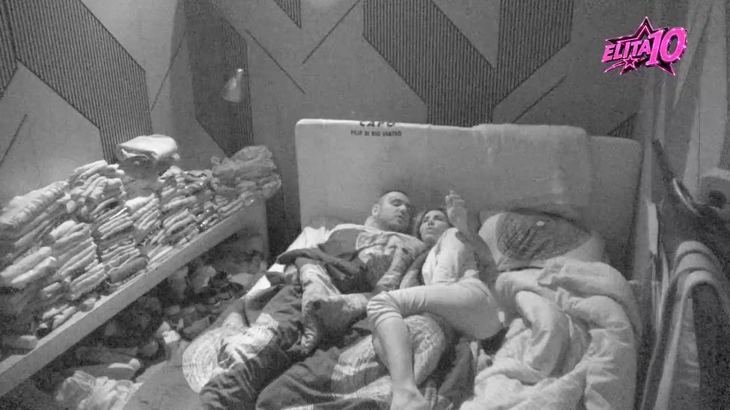 UŽIVAJU U SVOJOJ LJUBAVI! Aneli i Car se prespustili nežnostima nakon žestoke akcije (VIDEO)