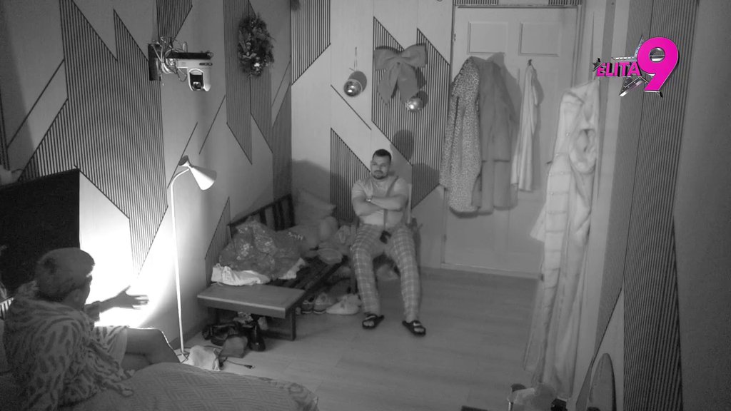 REŠIO DA MU POMOGNE: Uroš sve vreme kraj Bore nakon haosa sa Anastasijom, stavio mu do znanja šta želi od njega (VIDEO)