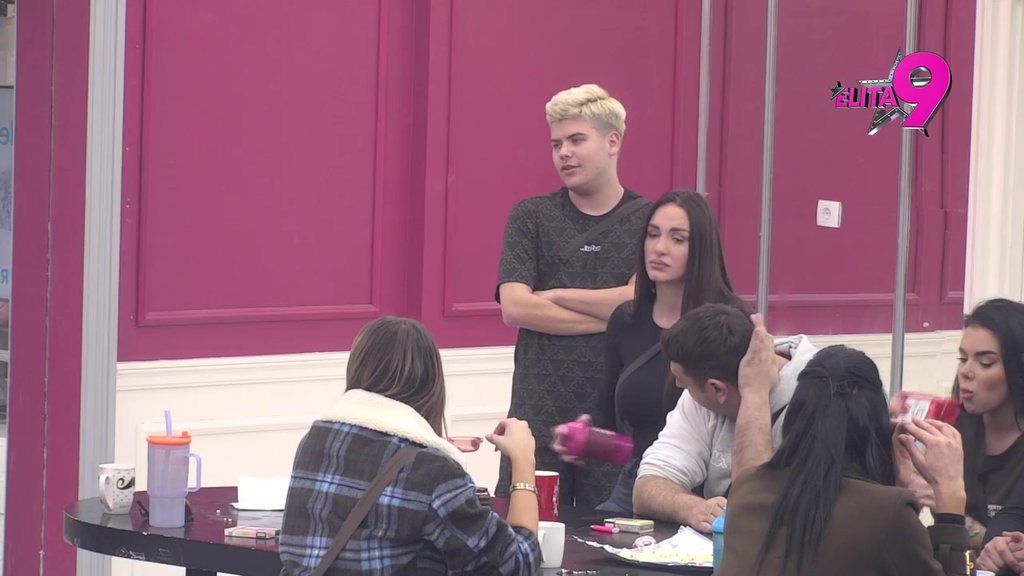 Žestoka borba oko Bore Santane! Uroš gori od ljubomore, jasno stavio do znanja Sari i Asminu da je Santana njegov! (VIDEO)