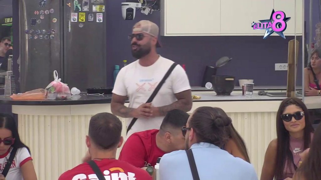 Drami ako se ne okupam za 12 minuta: Marko otkrio način na koji ga Sanja maltretira, ona ga sačekala sa osmehom! (VIDEO)