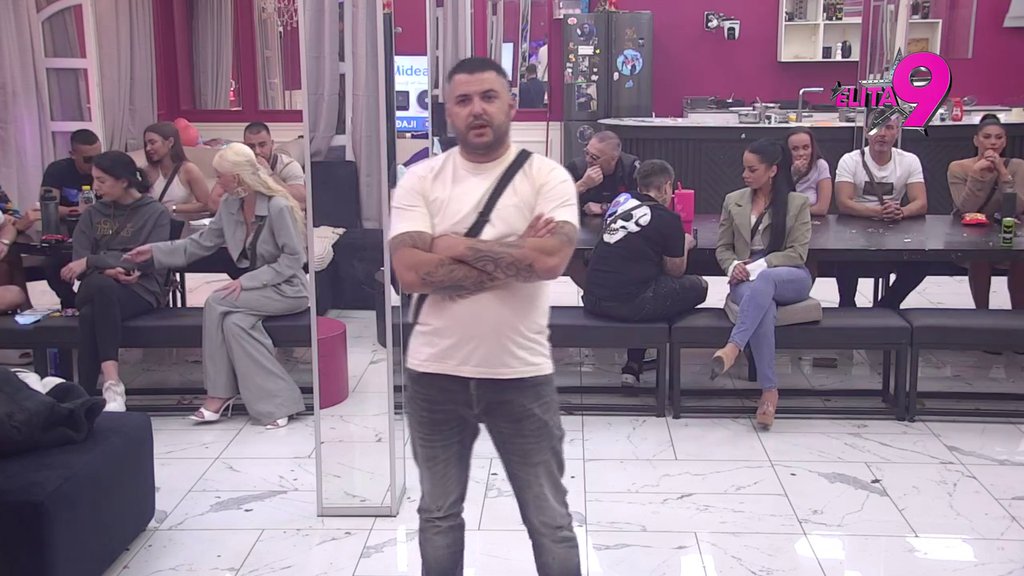 ASMIN ZABORAVIO DA SE KLEO U VELIKU LJUBAV! Pokušao da unakazi Staniju, pa nagazio na minu: Terao si me da me oženiš! (VIDEO)