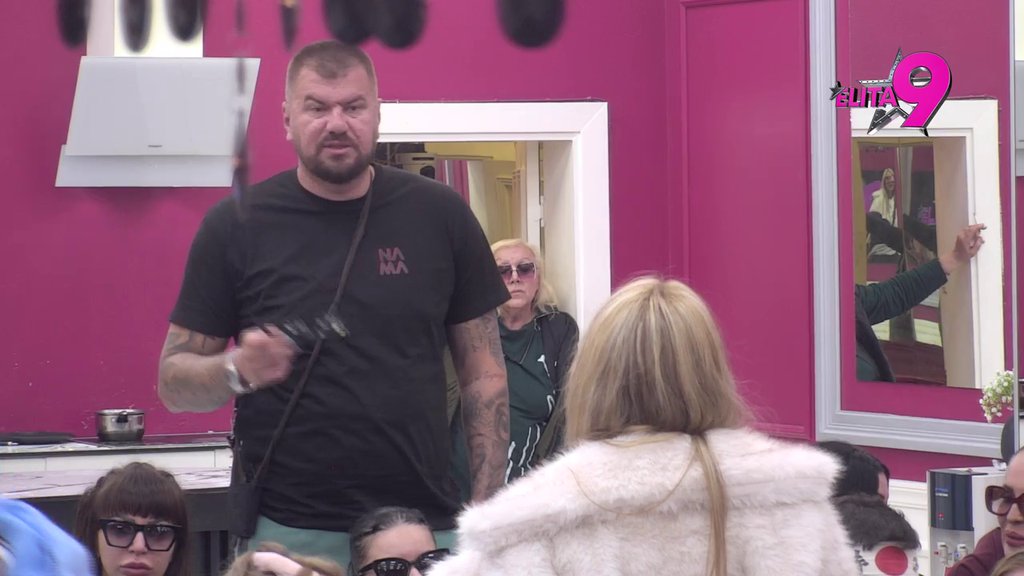 TEŠKO JOJ JE DA SE ODUPRE: Aneli otkrila da ne želi da ignoriše Janjuša, pa priznala da su je bliski ljudi savetovali da ga se kloni! (VIDEO)