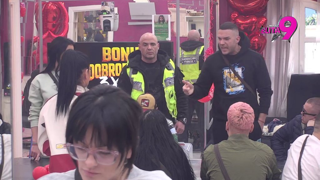 Rekao je da će SVEDOČITI DA MI SE UZME DETE! Anita ostala bez glasa od urlanja, Anđelo odbrusio: Dobila si prijavu pred zabranu prilaska! (VIDEO)