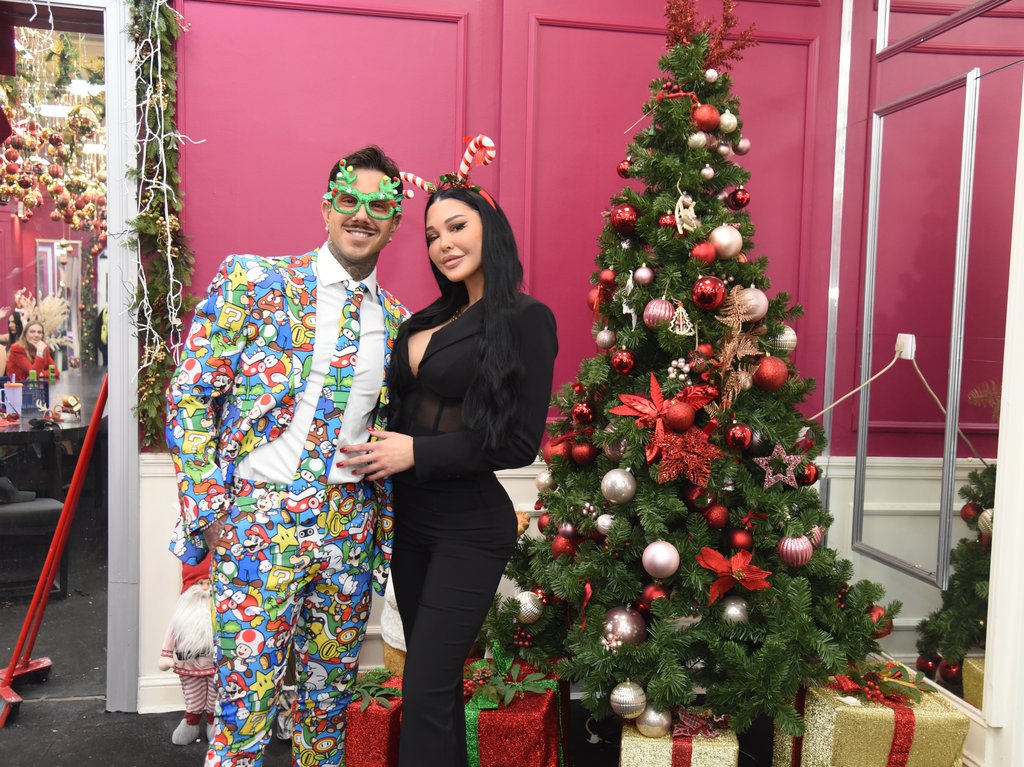 To što Taki daje blagoslove šakom i kapom... Filip Reljić otkrio da su Đukiću sve devojke u Eliti iste, a evo da li bi voleo da vidi njega i Maju u vezi!