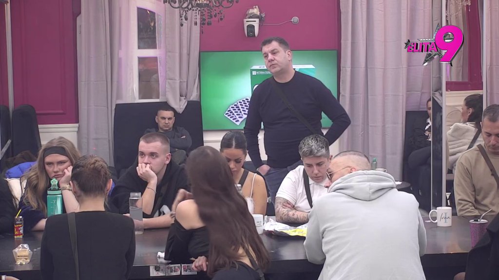 Nije njima Nora bitna, ona im je pokretni bankomat: Asmin ne prestaje da postavlja Ahmiće na mesto, Ivan protiv dolaska njihove ćerkice za rođendan (VIDEO)