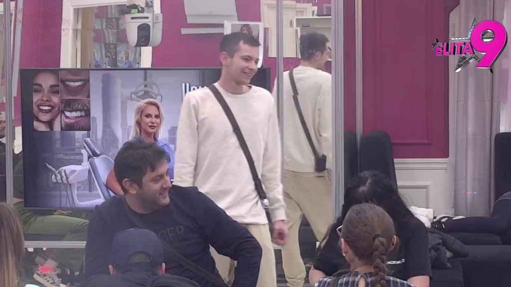 Njegov oštar sud mnoge ne ostavlja imune: Uroš u svom stilu unakazio Aneli i Alibabi, u sve se umešala i Maja! (VIDEO)