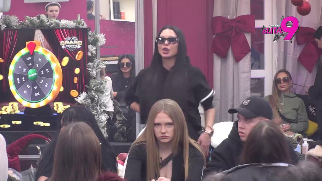 Boli me ovo moje PRELEPO PLASTIČNO D*PENCE! Maja Marinković urnisala Asmina, on pobegao i zatvorio vrata! (VIDEO)