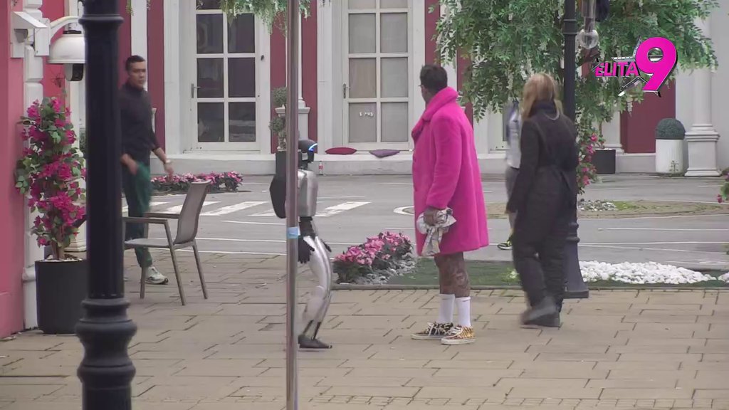 PRIKRIVA ISTINU?! Filip daje sve od sebe da negira poljubac sa Teodorom, Toša uveren da su bili prisni! (VIDEO)