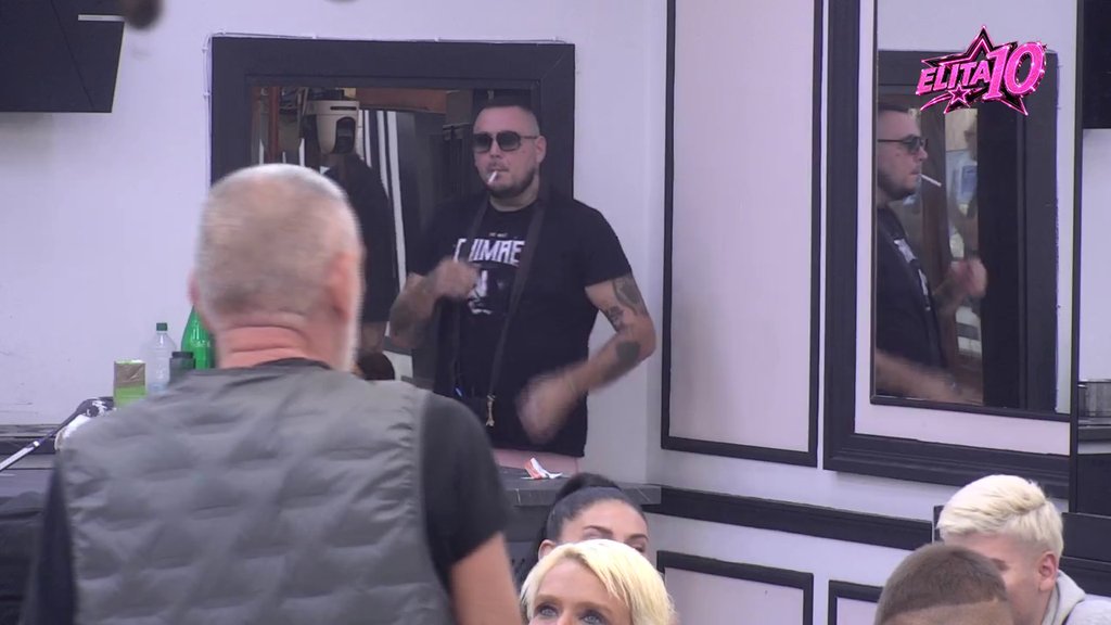 Umesto da pretvori u bajku, pretvara u pakao! Lepi Mića sasuo rafal po Caru, pa se okrenuo Aneli: Žestoko opleo po Filipu i bez zadrške izneo šta misli o Ahmićki (VIDEO)