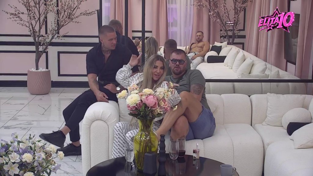 Ona mi je jedna on najvećih ljubavi: Janjuš se potpuno raznežio, prigrlio Aneli i otkrio koliko mu je važna: Bože, šta ću ja s njom (VIDEO)