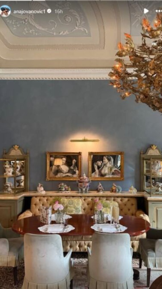 Za noć u hotelu daje skoro ŠEST HILJADA EVRA: Supruga našeg pevača uživa u luksuzu, doručak na terasi, a pogled oduzima dah