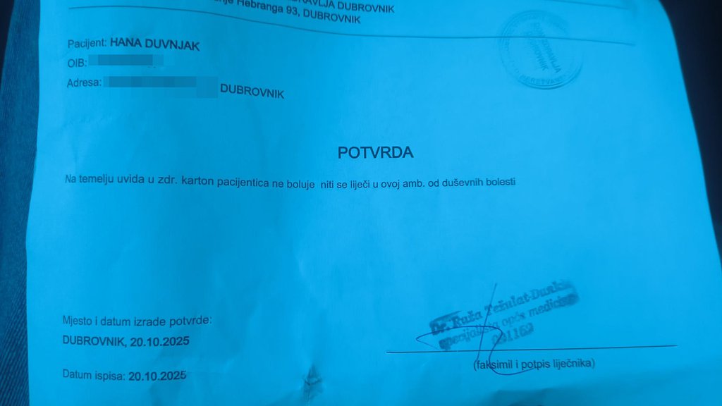 HLADAN TUŠ ZA ZLE JEZIKE! Hana još jednom dokazala da GOVORI ISTINU: Posetila kliniku i dostavila lekarsku potvrdu! ŠTA ĆE SITA SAD DA IZMISLI? (FOTO)