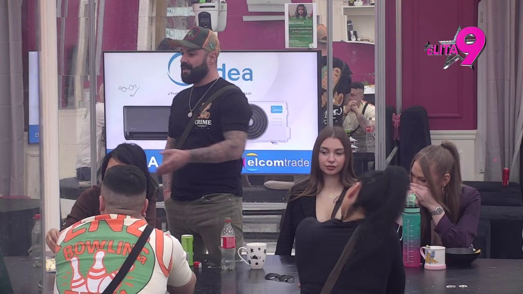 Skandalčina! Aneli otkrila da je Luka lagao da je Baja bolestan, pa napljuvala Biljanu: Pravi i gasi profile, samo gleda korist! (VIDEO)