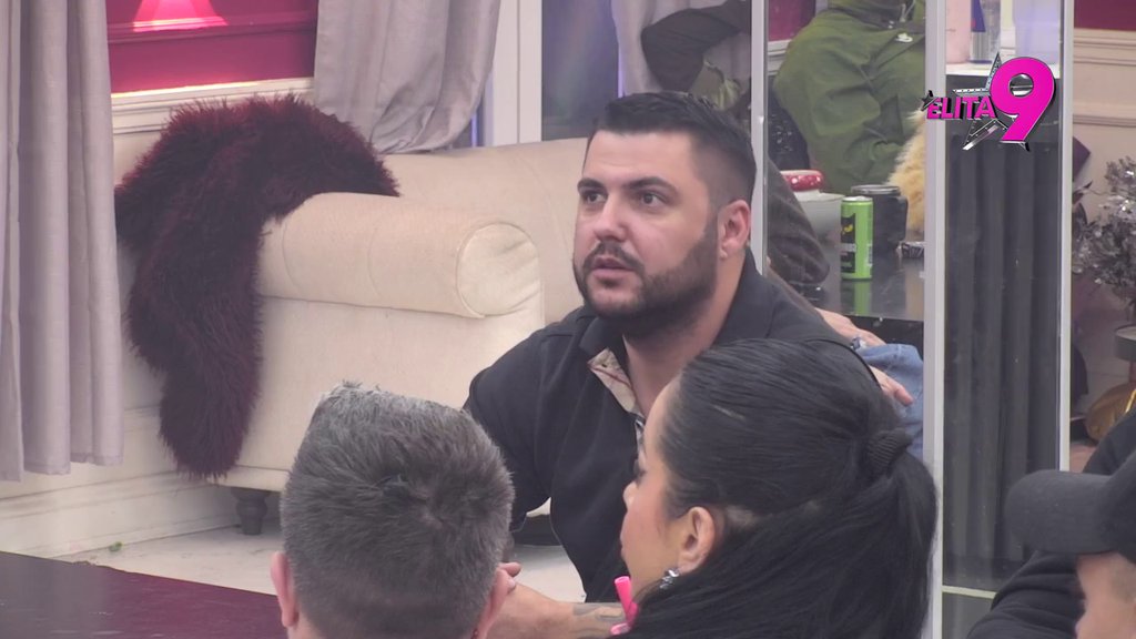 Razvukla osmeh i provozala ga kao nikad: Stanija se posprdala sa Alibabom, on propao u zemlju od blama! (VIDEO)