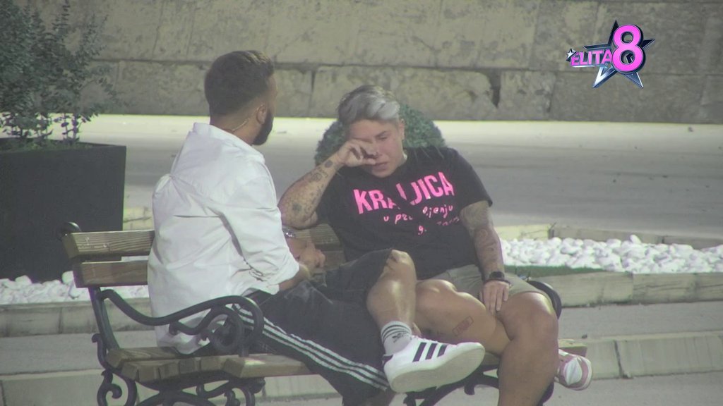 KAKO SE BOGA NE PLAŠE? Matora grca u suzama zbog tvrdnje da je držala majku u hladnjači, pa otkrila sve o Stefaninoj prevari! (VIDEO)