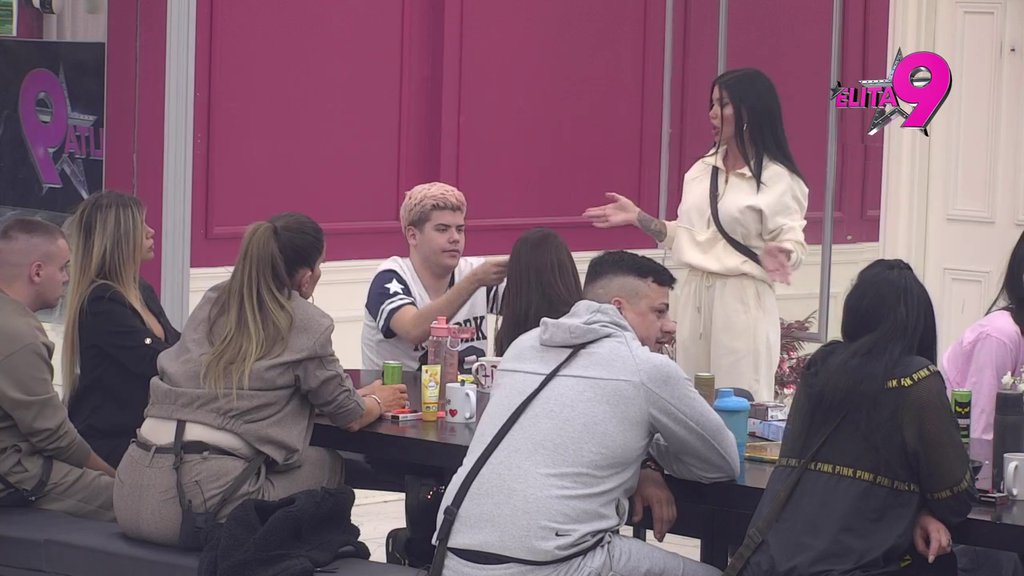 Doživela totalni sunovrat! Kačavenda iz nemoći počela da se služi budalaštinama, Asmin je UNIŠTIO: Neno objavi sve, šta je radila sa pokojnikom iz Beča (VIDEO)