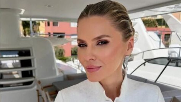 Melina živi život iz snova na Azurnoj obali! Udala se za moćnog biznismena, bliski ljudi priznaju: Obasipa je skupim poklonima, a ona kao ZALJUBLJENA TINEJDŽERKA