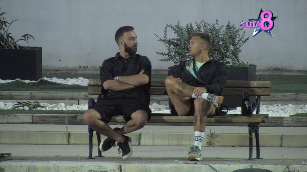 Prilazila mi je 100 puta i pitala... Karić više ne može očima da gleda Anđelu, do koske raskrinkao njenu taktiku za put do PRVOG MESTA! (VIDEO)