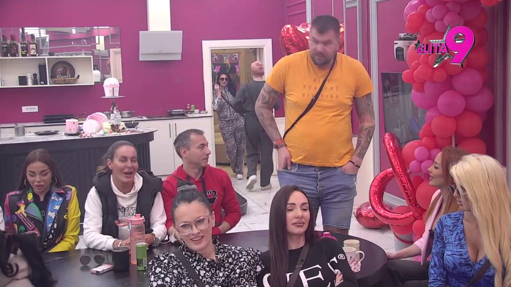 ONA SVE RADI SA NEKOM STRAŠĆU! Asmin udelio Mileni kompliment, Janjuš u svom stilu prokomentarisao bivšu drugaricu! (VIDEO)