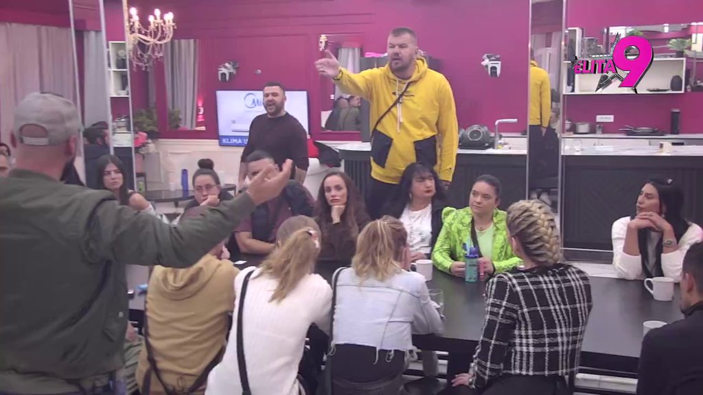 MOJ KU*AC NE BIRA I NEMA OČI!  Luka pokušava da vrati Sitino dostojanstvo i da je opere od prljavih radnji: Asmin mu jednim potezom zapušio usta (VIDEO)