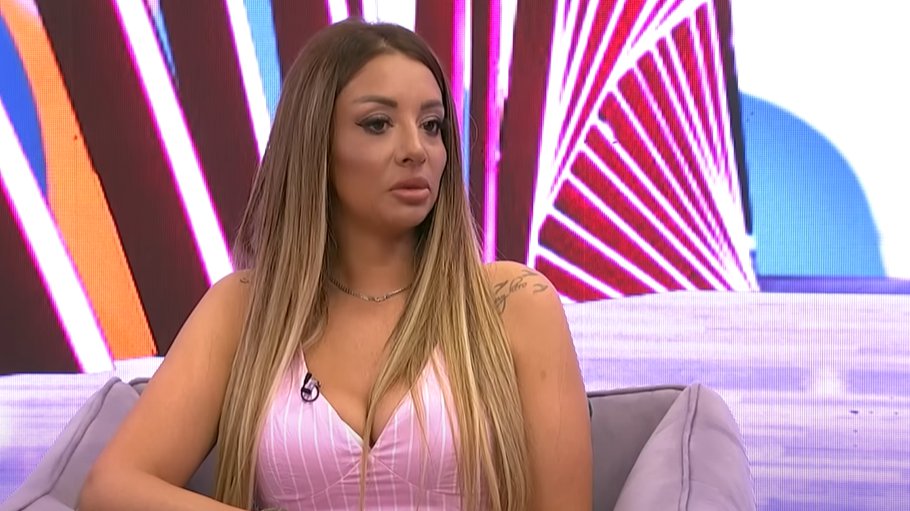 DEGUTANTNO, RUŽNO, ODVRATNO! Ana Spasojević pogledala sve Anđeline snimke: Pljuvala je druge devojke, a najviše je o njoj stvari izašlo!