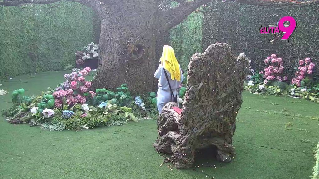 Pao je na Anitinu igru, hoće da čuje da joj se samo on sviđa! Aneli očajna zbog Lukinog FLERTA sa Stanojlovićevom! DALA MU ULTIMATUM (VIDEO)