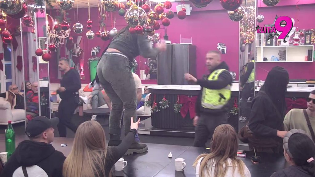 NABILA BIH TI OVO DO GRKLJANA! Miljana i Ivan Marinković prave haos u Beloj kući, obezbeđenje ih opkolilo! (VIDEO)