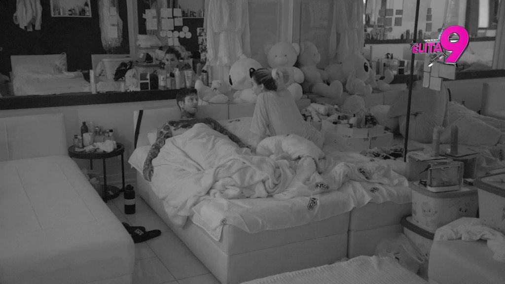 POPUŠTAJU KOČNICE! Filip uleteo kod Aneli u krevet, a ona ne može da sakrije emocije: Ti si moj tip muškarca! (VIDEO)