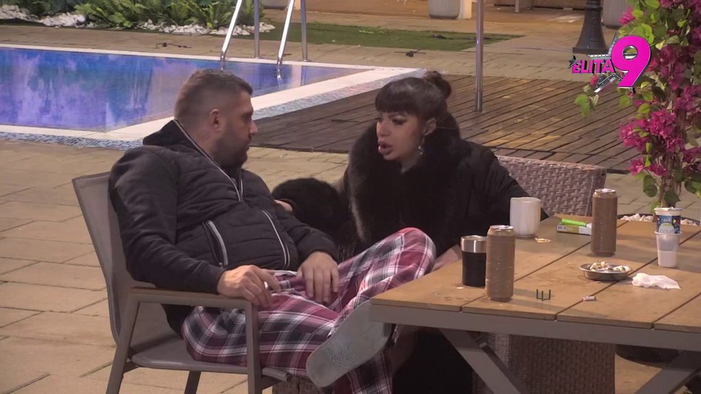 Pop*šan sam, ovo mi Janjuš nikad nije radio: Asmin kipti od besa zbog Lukine slike s Norom, Miljana ga sve vreme smiruje: Treba da joj vićeš da je dama i gospođa, to je VIŠE BOLI! (VIDEO)