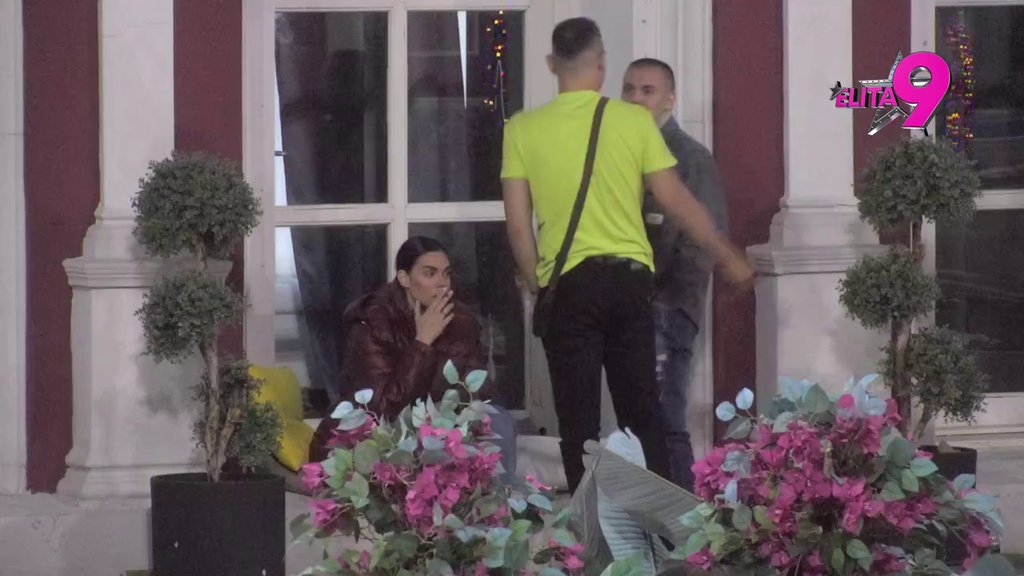 BLAM ME JE JER SE DERE NA MENE: Mini PREKIPELO zbog Viktorovog ponašanja, ne zna kako da pronađe rešenje! (VIDEO)