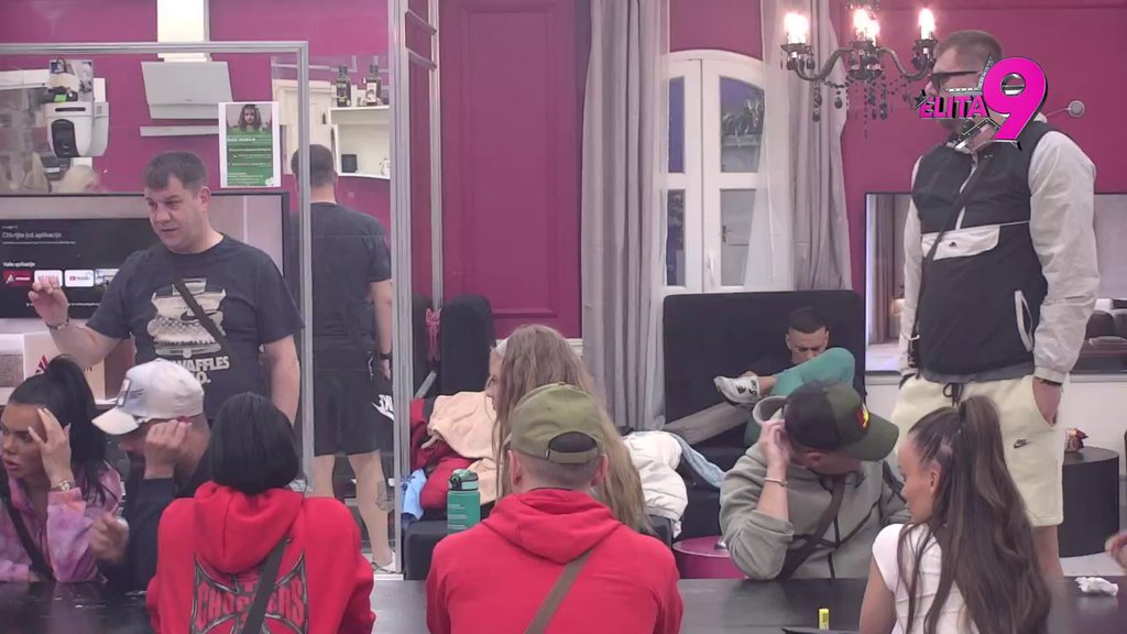 HAOS KOJI ĆE PROMENITI SVE! Maja bez dlake na jeziku: Pojela te je sujeta jer je Asmin odlepio za mnom (VIDEO)