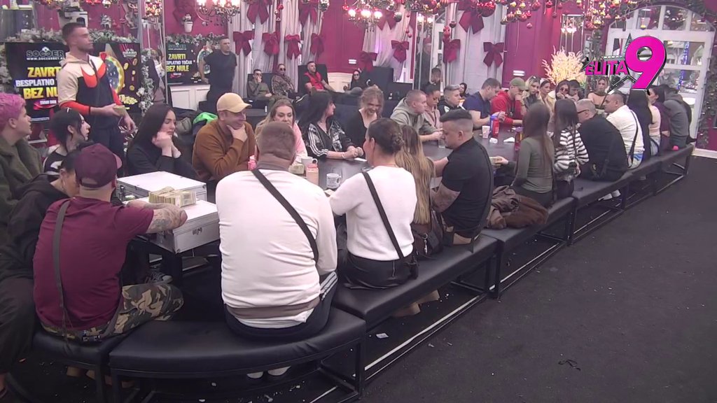 Mnogo si mi draga, ali moraš da rešavaš svoje probleme: Viktor dao SREDNJI BUDŽET Aneli, pa je posavetovao kao rođeni brat! (VIDEO)