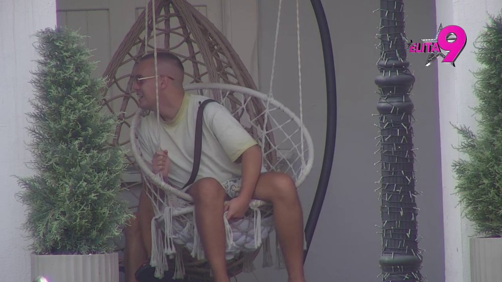 Dača opelješio Brazilca: Nećete verovati koliko para mu je dao za prvu pesmu, od cifre će vas se zavrteti u glavi! (VIDEO)