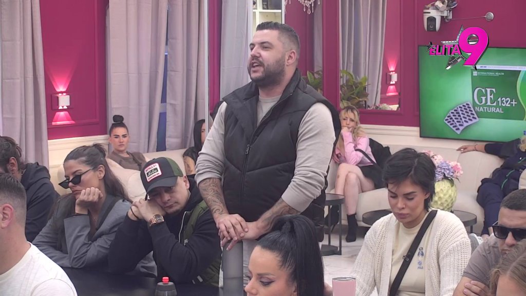On se sprda, a moje dete nije tema za sprdnju: Aneli progovorila o povlačenju pred Asminom, on skočio: Sumnjam da je Nora moja, voleo bih da jeste! (VIDEO)